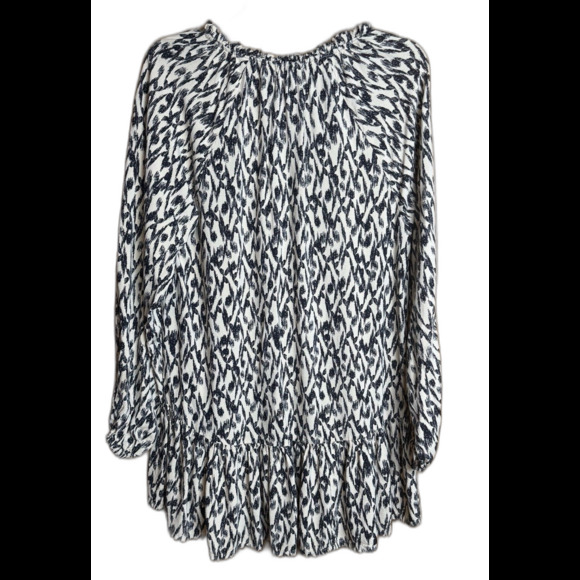Elsie & Zoey Women's M/L Black Cream Ikat Print Tunic Top Boho Peasant Ruffle - Picture 3 of 6